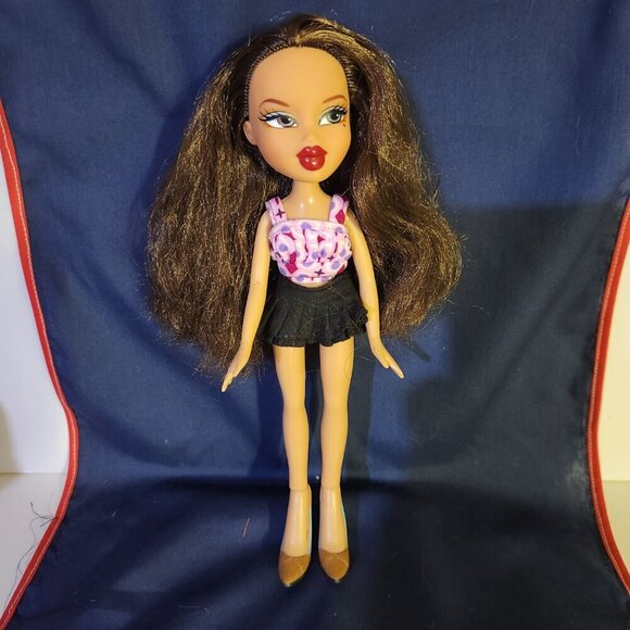 Bratz Doll 2001 Doll Brown Hair Brown and Grey Eyes Blue Eye Shadow Red … - Picture 1 of 9